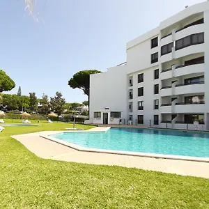 tenis-golfmar-apartment-with-pool-view-409a.hotelaalgarve.com/
